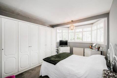 13 Deynecourt Gardens-19_web.jpg