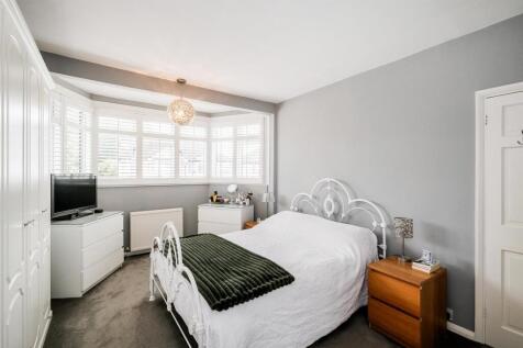 13 Deynecourt Gardens-20_web.jpg