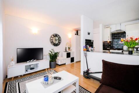 32 Alders Close-8_resized.jpg