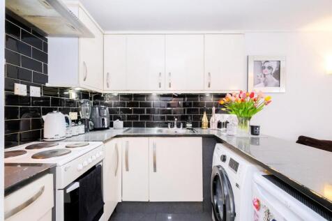 32 Alders Close-5_resized.jpg