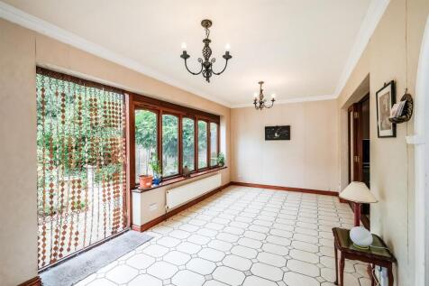 85 Highwood Gardens-21_web.jpg