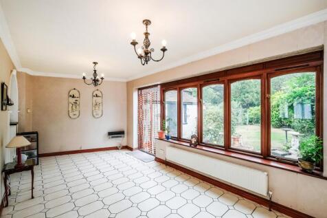 85 Highwood Gardens-22_web.jpg