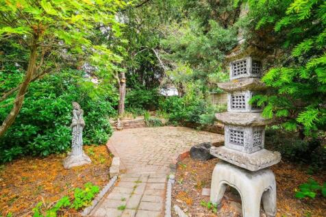 85 Highwood Gardens-29_web.jpg