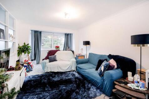 19 Trent Court-8_resized.jpg