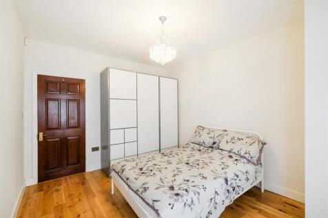 16 Peaketon Ave-17.jpg