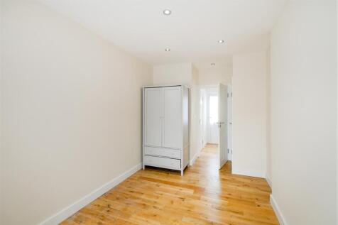 16 Peaketon Ave-21.jpg