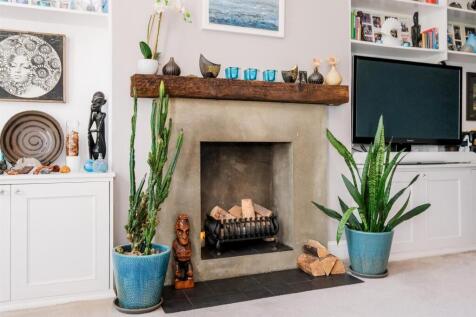 Flat 2, 70 Hermon Hill-25.jpg