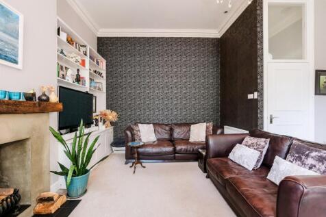 Flat 2, 70 Hermon Hill-14.jpg