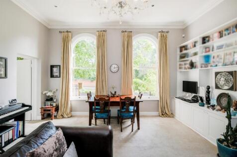 Flat 2, 70 Hermon Hill-19.jpg