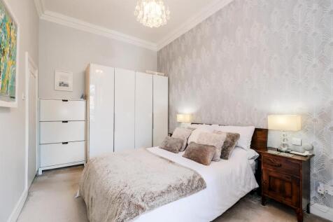 Flat 2, 70 Hermon Hill-8.jpg