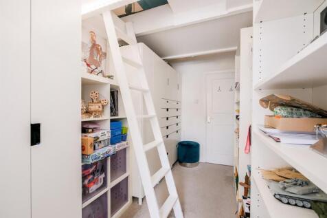 Flat 2, 70 Hermon Hill-3.jpg