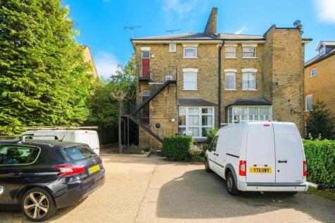 Flat 2, 70 Hermon Hill-31.jpg