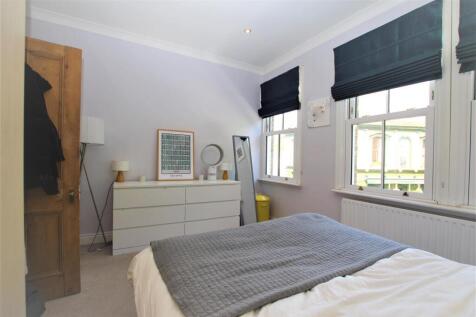 Bedroom 1 (2).JPG