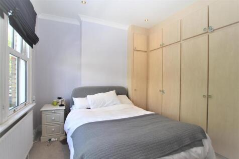Bedroom 1 (3).JPG