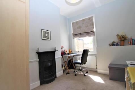 Bedroom 2.JPG