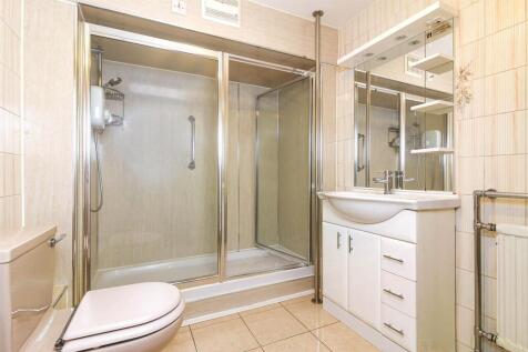 bed1ensuite (1 of 1).jpg