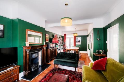 20 Reginald Road-23.jpg