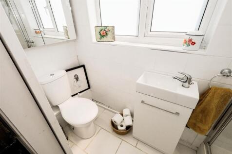 20 Reginald Road-13.jpg