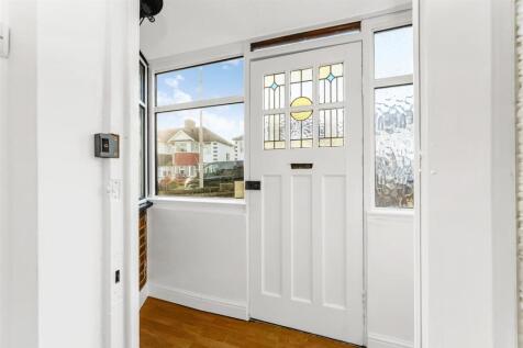 46 Deynecourt gardens-9.jpg