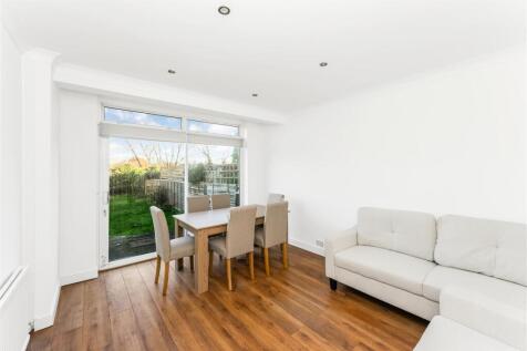 46 Deynecourt gardens-13.jpg