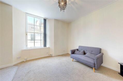 Living Room/Kitchen