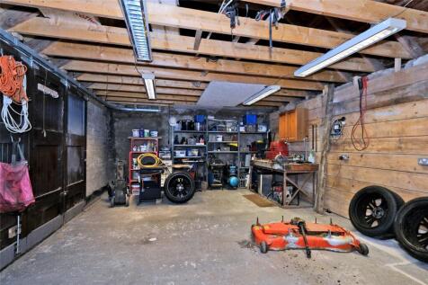 Garage/Workshop