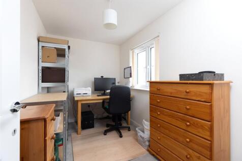 Bedroom 3/Study