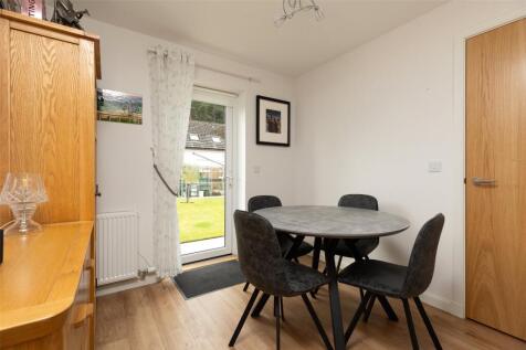 Bedroom/Dining Room