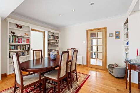 Siting/Dining Room
