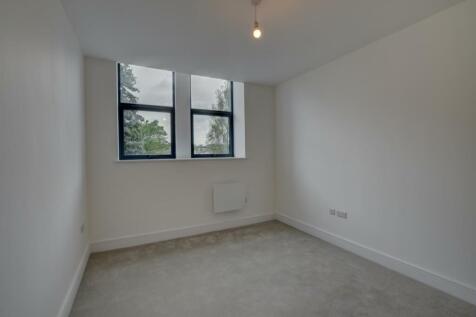 bedroom 2_2.jpg