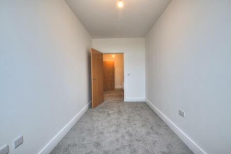 bedroom 2_2.jpg