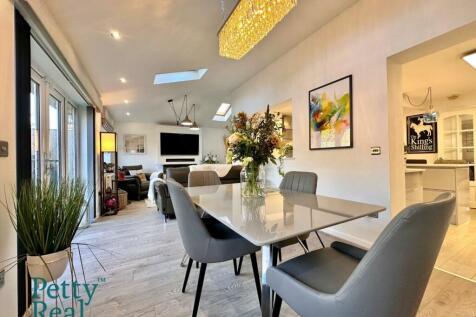 Living /dining room 1