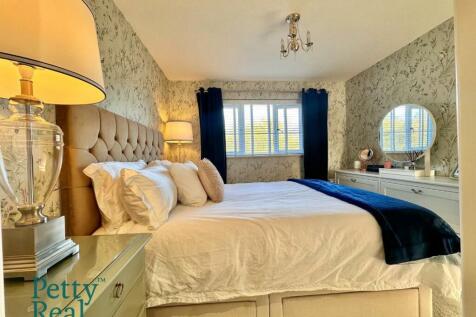 Master bedroom 2