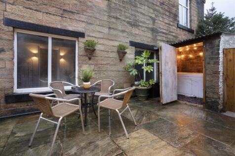 Hot Tub Area - 02.jpg