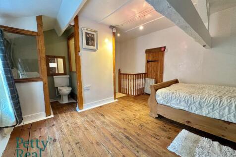 Bedroom Bathroom.jpeg