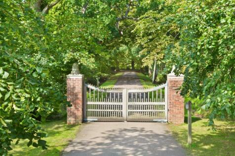 Entrance Driveway