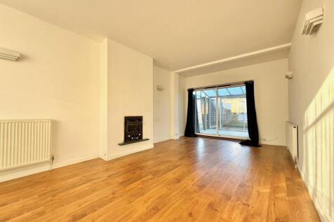 Living/Dining Room Continued