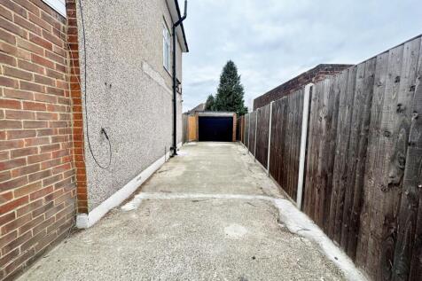 Driveway to Garage