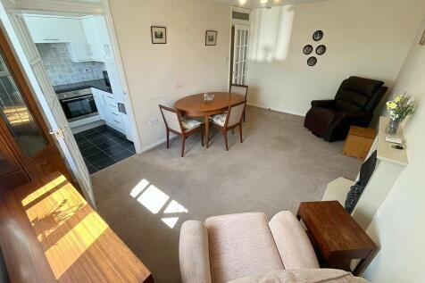 Lounge to door
