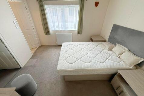Bed 1 from door