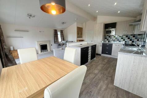 Dining to Kitchen