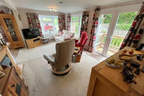 Lounge from door