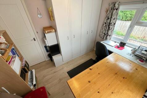 Bed 2 to wardrobe
