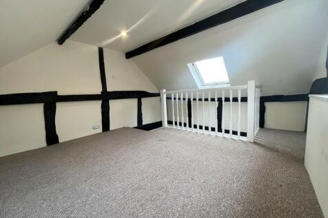 bed 3 to stairs
