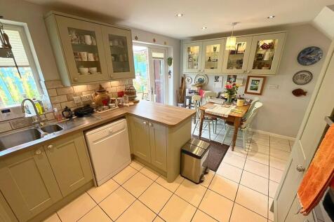 Kitchen to dining