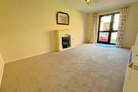 LIVING ROOM TO DO...