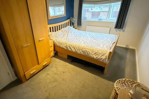 Bedroom alt