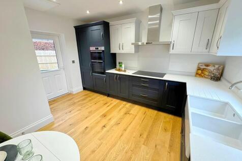 Kitchen angle to ...