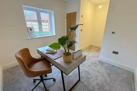 Bed 3 to en-suite