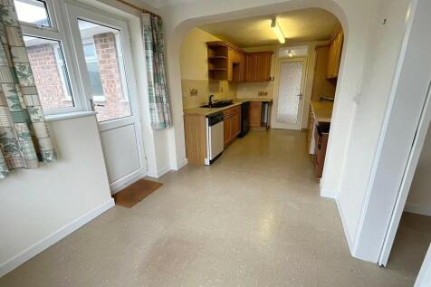 Dining to Kitchen